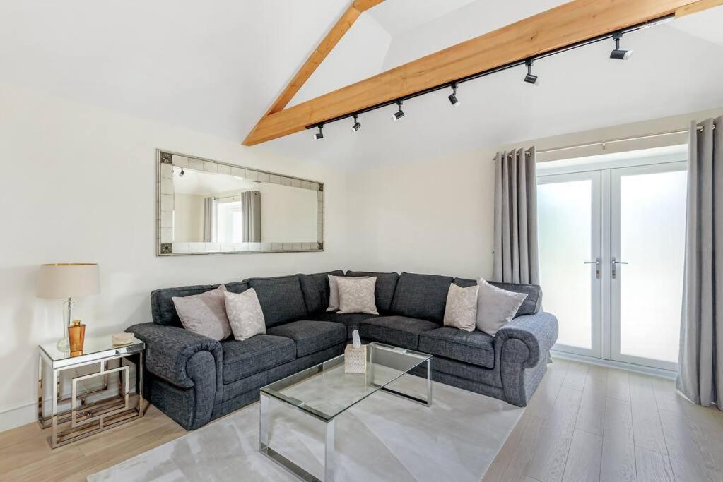 The Cowshed Apartment Farmborough Exterior photo